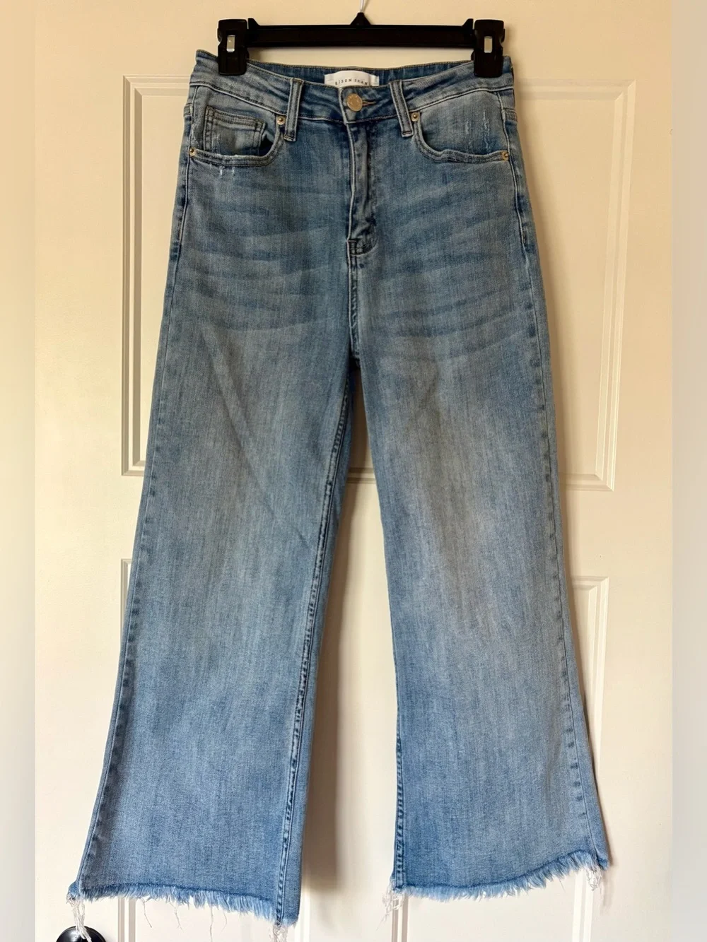 Risen High-Rise Cropped Wide Leg Stretch Jeans in Medium Blue - Picture 2 of 6